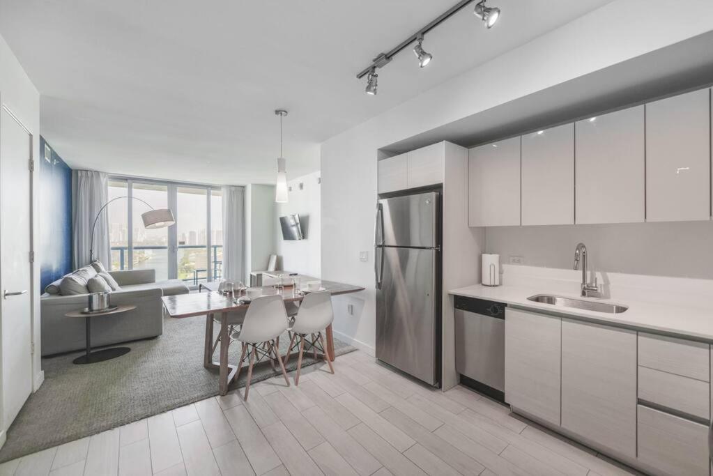Awesome 2Br Condo Beachwalk Resort Hallandale Beach Esterno foto