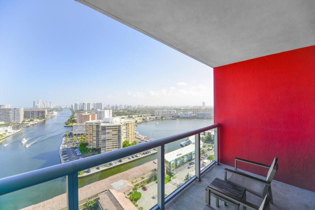 Awesome 2Br Condo Beachwalk Resort Hallandale Beach Esterno foto