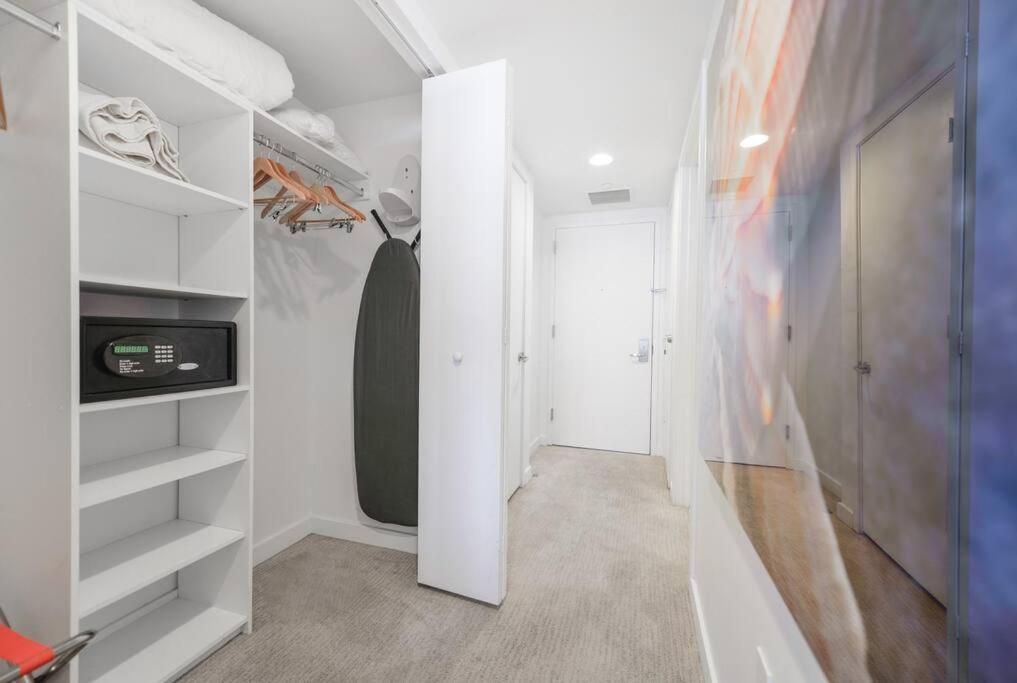 Awesome 2Br Condo Beachwalk Resort Hallandale Beach Esterno foto