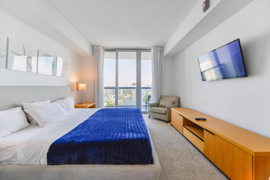 Awesome 2Br Condo Beachwalk Resort Hallandale Beach Esterno foto