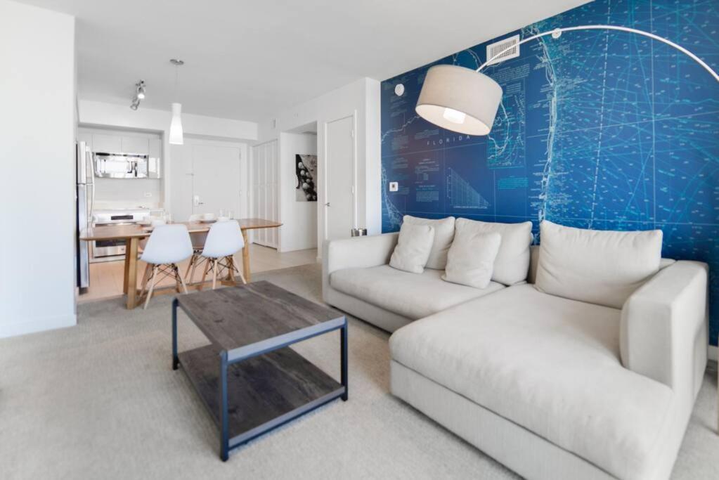 Awesome 2Br Condo Beachwalk Resort Hallandale Beach Esterno foto