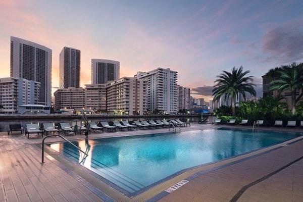 Awesome 2Br Condo Beachwalk Resort Hallandale Beach Esterno foto